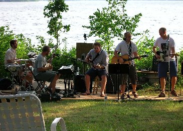 01-longbedsatthelake