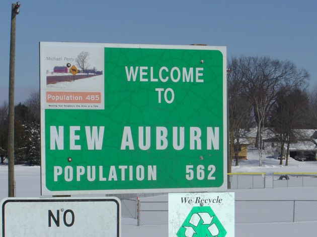 New Auburn population 562 sign